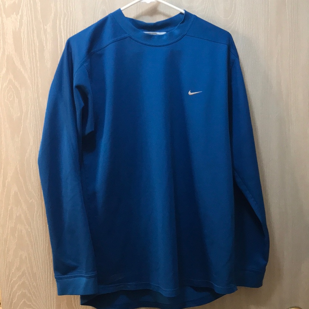 Men’s long sleeve Nike shirt